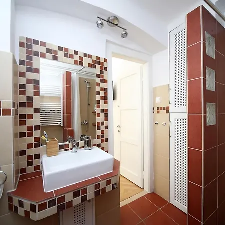 Central Apartman 3 Bdr, 2 Bath+3a/c+free Parking+quite * Budapest