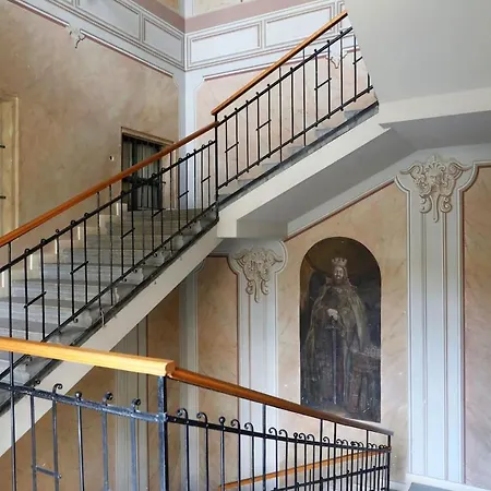 Apartment Central Apartman 3 Bdr, 2 Bath+3a/c+free Parking+quite *