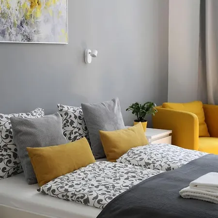 Central Apartman 3 Bdr, 2 Bath+3a/c+free Parking+quite