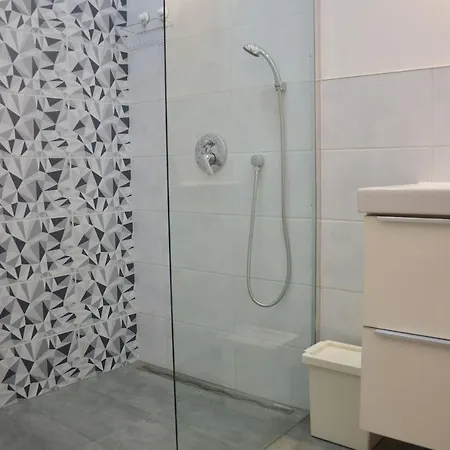 Central Apartman 3 Bdr, 2 Bath+3a/c+free Parking+quite Apartment Budapest